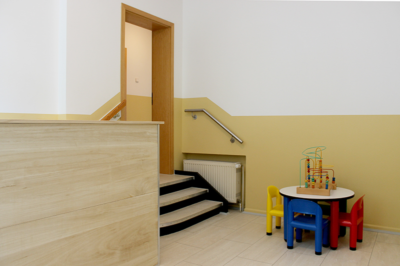 Kinderfreundlicher Wartebereich in der Praxis